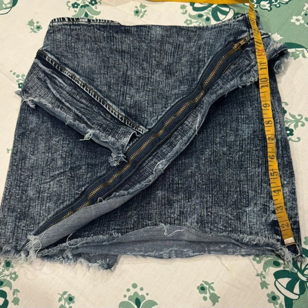 POL Denim Mini Skirt with Zipper Detail‎ and Raw Edge Hems, EUC, Size M